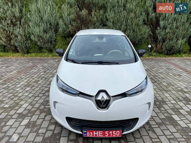Белый Рено Зое, объемом двигателя 0 л и пробегом 97 тыс. км за 9500 $, фото 4 на Automoto.ua
