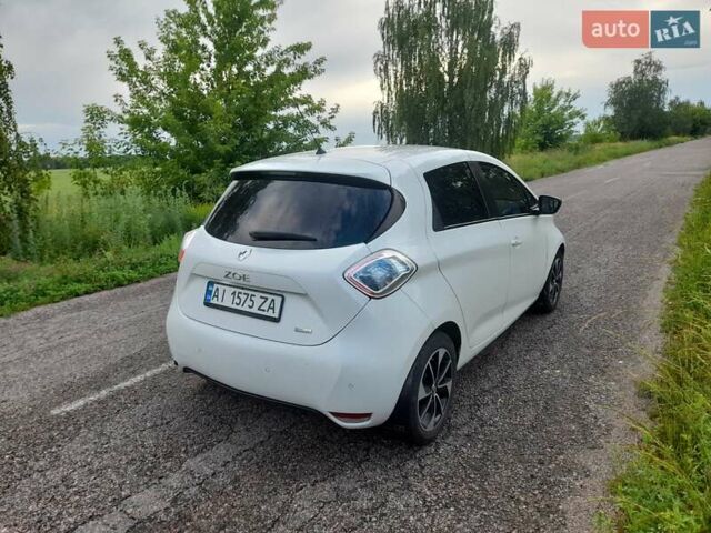 Белый Рено Зое, объемом двигателя 0 л и пробегом 171 тыс. км за 9800 $, фото 4 на Automoto.ua