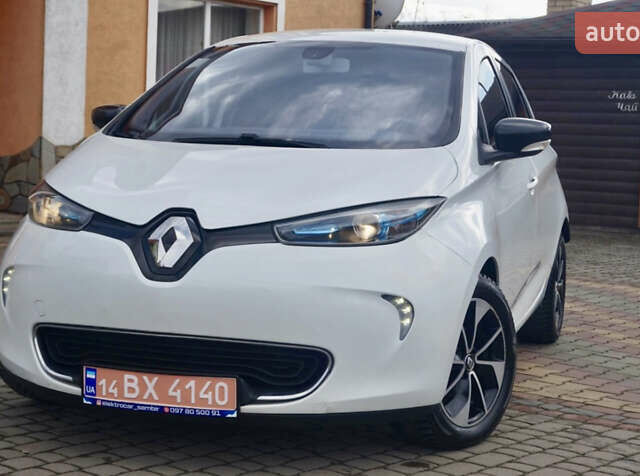 Белый Рено Зое, объемом двигателя 0 л и пробегом 199 тыс. км за 7999 $, фото 42 на Automoto.ua