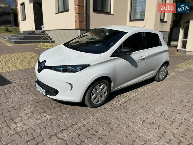 Белый Рено Зое, объемом двигателя 0 л и пробегом 85 тыс. км за 11000 $, фото 2 на Automoto.ua