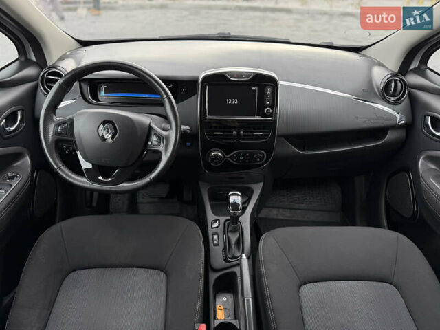 Рено Зое 2017 в Городке на Automoto.ua Белый Рено Зое, объемом двигателя 0 л и пробегом 95 тыс. км за 9800 $, фото 6 на Automoto.ua