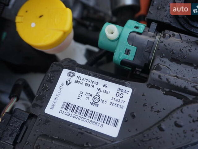 Белый Рено Зое, объемом двигателя 0 л и пробегом 26 тыс. км за 9555 $, фото 54 на Automoto.ua
