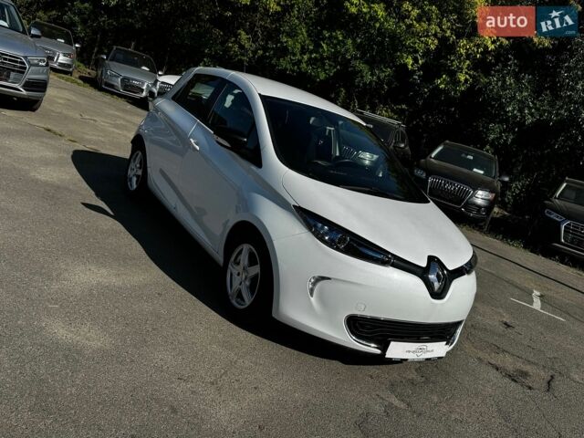 Білий Рено Зое, об'ємом двигуна 0 л та пробігом 127 тис. км за 10300 $, фото 3 на Automoto.ua