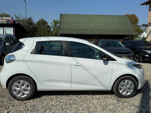 Белый Рено Зое, объемом двигателя 0 л и пробегом 93 тыс. км за 9799 $, фото 7 на Automoto.ua