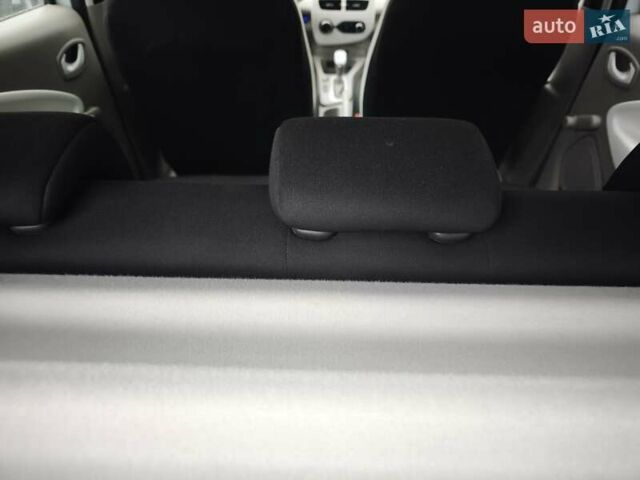 Білий Рено Зое, об'ємом двигуна 0 л та пробігом 100 тис. км за 4500 $, фото 19 на Automoto.ua
