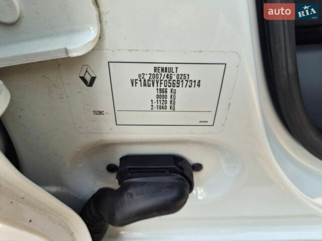 Белый Рено Зое, объемом двигателя 0 л и пробегом 210 тыс. км за 9900 $, фото 28 на Automoto.ua