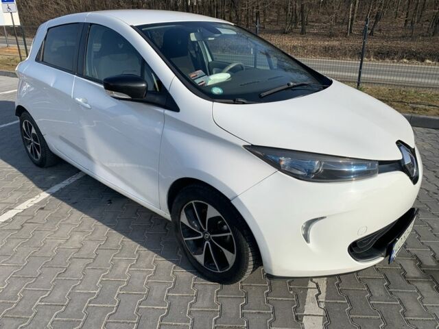 Белый Рено Зое, объемом двигателя 0 л и пробегом 330 тыс. км за 6599 $, фото 2 на Automoto.ua