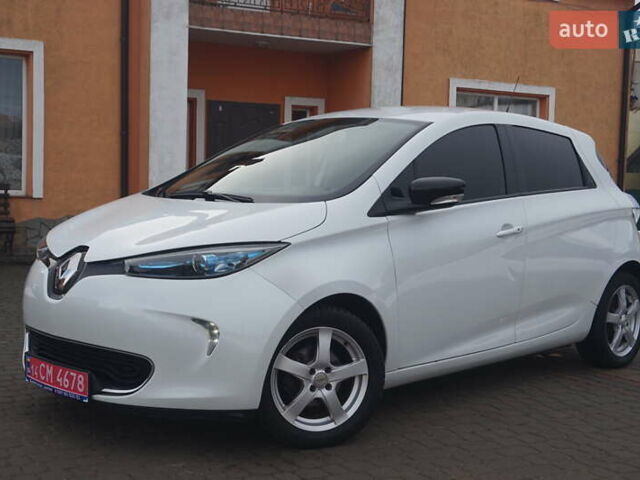 Белый Рено Зое, объемом двигателя 0 л и пробегом 102 тыс. км за 9777 $, фото 1 на Automoto.ua