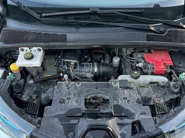 Белый Рено Зое, объемом двигателя 0 л и пробегом 139 тыс. км за 9500 $, фото 13 на Automoto.ua