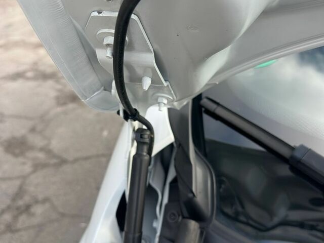 Білий Рено Зое, об'ємом двигуна 0 л та пробігом 83 тис. км за 9800 $, фото 48 на Automoto.ua