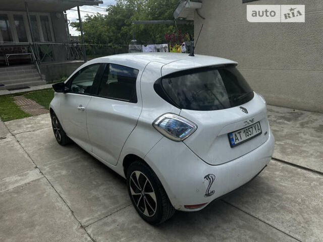 Білий Рено Зое, об'ємом двигуна 0 л та пробігом 145 тис. км за 9000 $, фото 10 на Automoto.ua