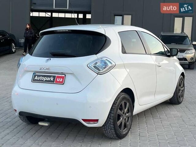 Белый Рено Зое, объемом двигателя 0 л и пробегом 95 тыс. км за 8940 $, фото 8 на Automoto.ua