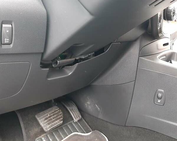 Білий Рено Зое, об'ємом двигуна 0 л та пробігом 123 тис. км за 9650 $, фото 59 на Automoto.ua