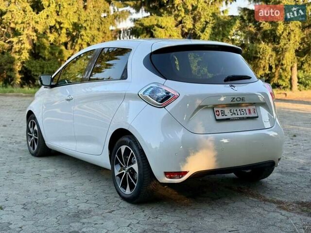 Белый Рено Зое, объемом двигателя 0 л и пробегом 122 тыс. км за 9300 $, фото 54 на Automoto.ua