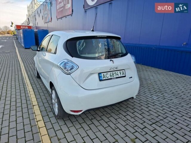 Белый Рено Зое, объемом двигателя 0 л и пробегом 125 тыс. км за 9200 $, фото 5 на Automoto.ua