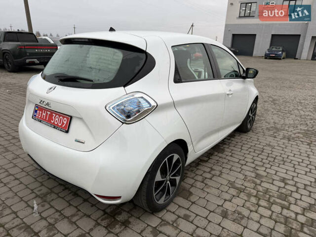 Білий Рено Зое, об'ємом двигуна 0 л та пробігом 104 тис. км за 8700 $, фото 5 на Automoto.ua