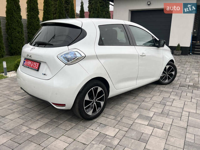 Белый Рено Зое, объемом двигателя 0 л и пробегом 129 тыс. км за 8750 $, фото 3 на Automoto.ua