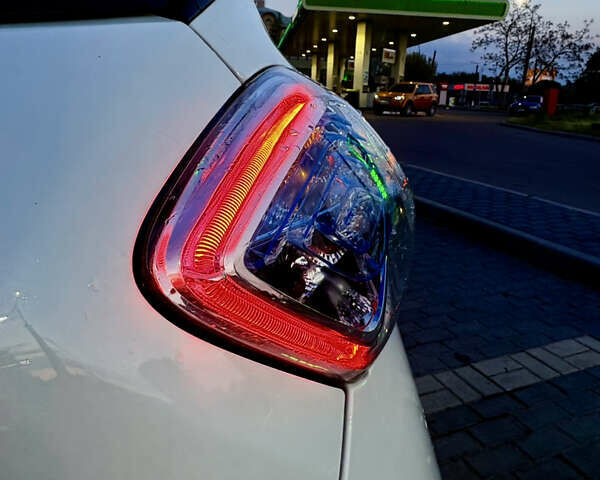 Рено Зое 2017 у Кропивницькому (Кіровограді) на Automoto.ua Білий Рено Зое, об'ємом двигуна 0 л та пробігом 199 тис. км за 8100 $, фото 7 на Automoto.ua