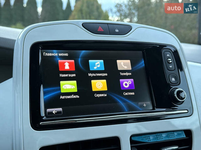 Белый Рено Зое, объемом двигателя 0 л и пробегом 43 тыс. км за 9399 $, фото 74 на Automoto.ua