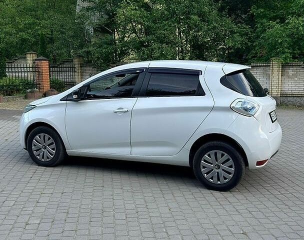 Білий Рено Зое, об'ємом двигуна 0 л та пробігом 200 тис. км за 8300 $, фото 5 на Automoto.ua