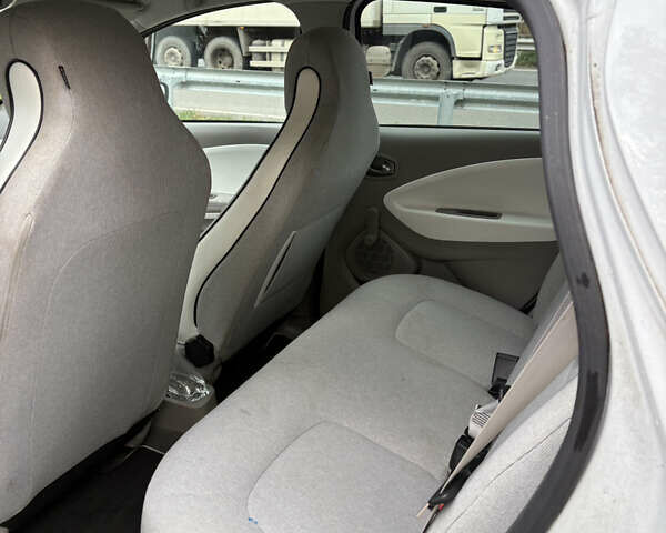 Рено Зое 2017 в Ровно на Automoto.ua Белый Рено Зое, объемом двигателя 0 л и пробегом 104 тыс. км за 8599 $, фото 14 на Automoto.ua