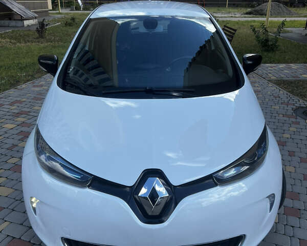 Белый Рено Зое, объемом двигателя 0 л и пробегом 146 тыс. км за 10500 $, фото 6 на Automoto.ua