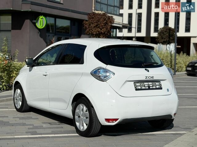 Белый Рено Зое, объемом двигателя 0 л и пробегом 83 тыс. км за 8200 $, фото 3 на Automoto.ua