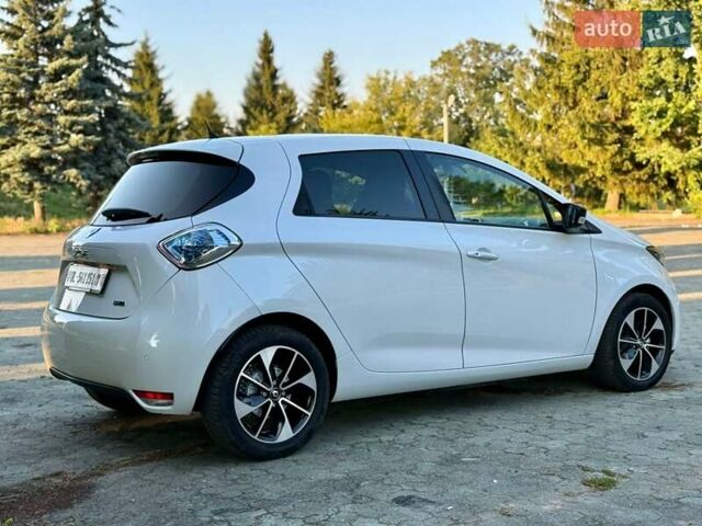 Белый Рено Зое, объемом двигателя 0 л и пробегом 122 тыс. км за 9300 $, фото 47 на Automoto.ua