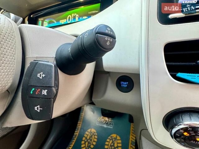 Белый Рено Зое, объемом двигателя 0 л и пробегом 96 тыс. км за 9495 $, фото 79 на Automoto.ua