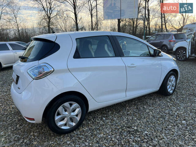 Белый Рено Зое, объемом двигателя 0 л и пробегом 94 тыс. км за 9199 $, фото 7 на Automoto.ua