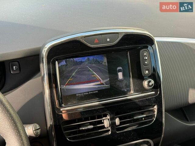 Білий Рено Зое, об'ємом двигуна 0 л та пробігом 90 тис. км за 9300 $, фото 22 на Automoto.ua