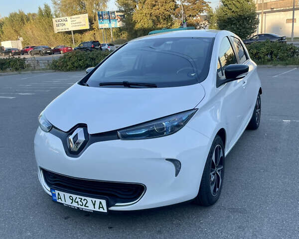 Білий Рено Зое, об'ємом двигуна 0 л та пробігом 86 тис. км за 9500 $, фото 3 на Automoto.ua