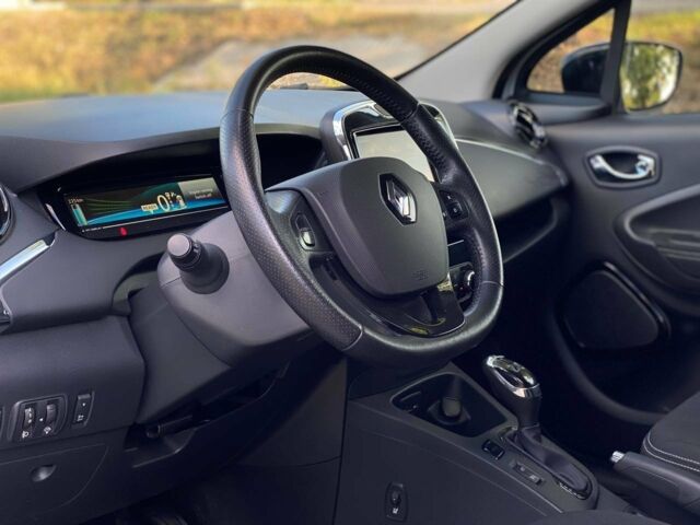 Білий Рено Зое, об'ємом двигуна 0 л та пробігом 100 тис. км за 11300 $, фото 13 на Automoto.ua
