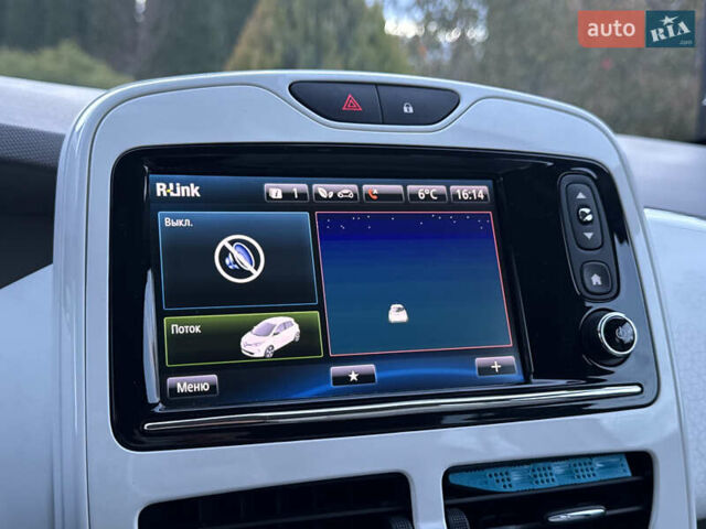 Белый Рено Зое, объемом двигателя 0 л и пробегом 43 тыс. км за 9399 $, фото 73 на Automoto.ua