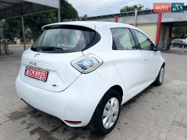 Белый Рено Зое, объемом двигателя 0 л и пробегом 65 тыс. км за 8900 $, фото 13 на Automoto.ua