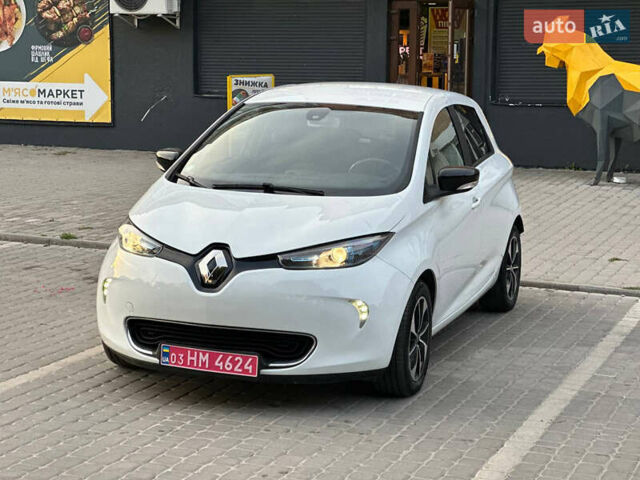 Белый Рено Зое, объемом двигателя 0 л и пробегом 74 тыс. км за 8999 $, фото 2 на Automoto.ua