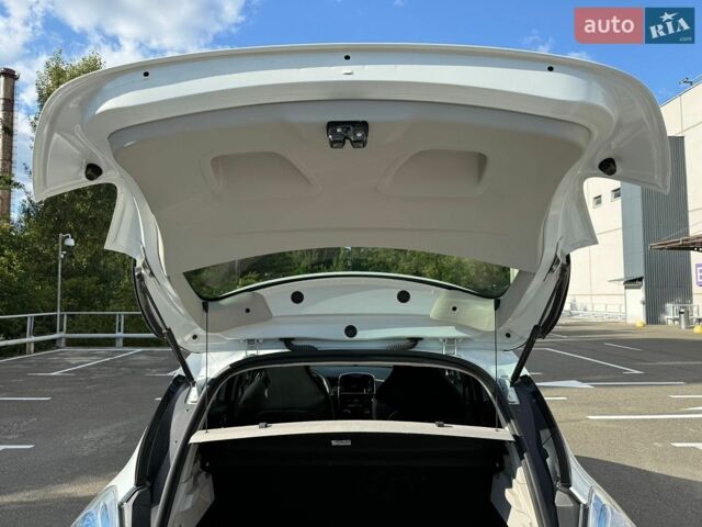 Білий Рено Зое, об'ємом двигуна 0 л та пробігом 90 тис. км за 9300 $, фото 34 на Automoto.ua