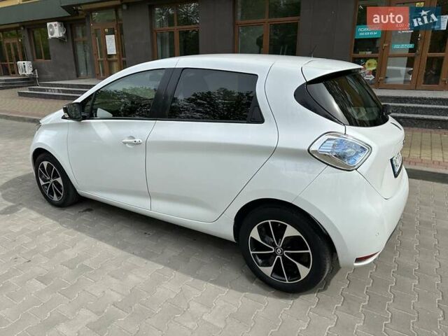 Белый Рено Зое, объемом двигателя 0 л и пробегом 92 тыс. км за 9990 $, фото 8 на Automoto.ua