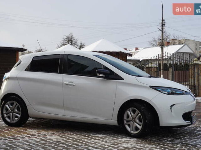 Белый Рено Зое, объемом двигателя 0 л и пробегом 26 тыс. км за 9555 $, фото 4 на Automoto.ua