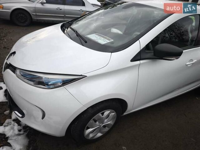 Білий Рено Зое, об'ємом двигуна 0 л та пробігом 100 тис. км за 4500 $, фото 1 на Automoto.ua