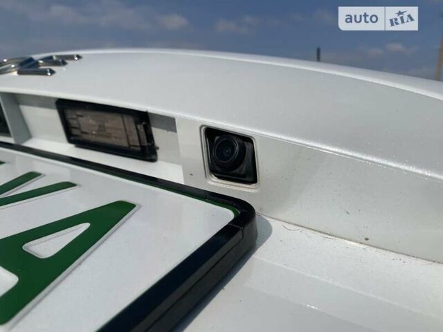 Белый Рено Зое, объемом двигателя 0 л и пробегом 120 тыс. км за 9850 $, фото 28 на Automoto.ua