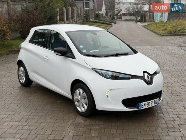 Белый Рено Зое, объемом двигателя 0 л и пробегом 106 тыс. км за 8100 $, фото 2 на Automoto.ua