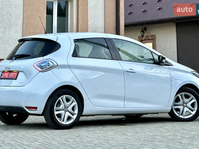 Белый Рено Зое, объемом двигателя 0 л и пробегом 43 тыс. км за 9399 $, фото 30 на Automoto.ua