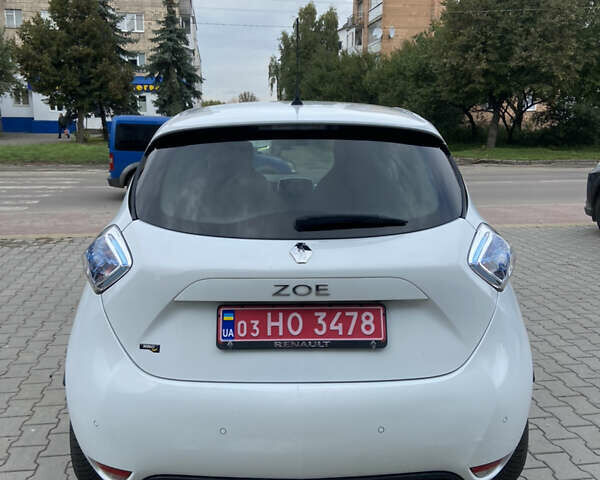 Белый Рено Зое, объемом двигателя 0 л и пробегом 71 тыс. км за 9500 $, фото 6 на Automoto.ua