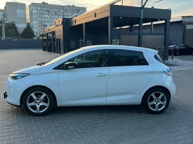 Белый Рено Зое, объемом двигателя 0 л и пробегом 83 тыс. км за 10399 $, фото 4 на Automoto.ua