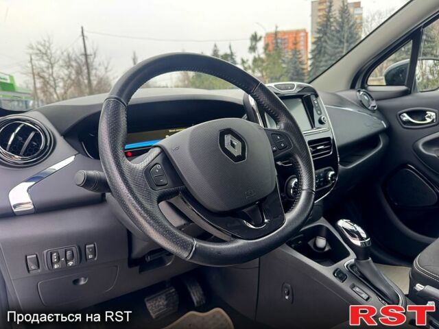 Белый Рено Зое, объемом двигателя 82 л и пробегом 760 тыс. км за 10500 $, фото 12 на Automoto.ua