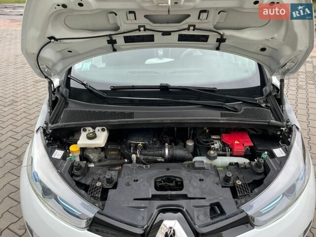 Білий Рено Зое, об'ємом двигуна 0 л та пробігом 157 тис. км за 8650 $, фото 36 на Automoto.ua