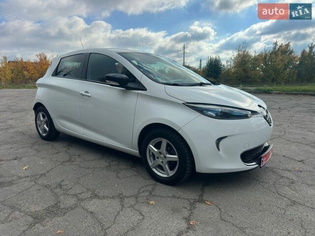 Білий Рено Зое, об'ємом двигуна 0 л та пробігом 83 тис. км за 9800 $, фото 3 на Automoto.ua