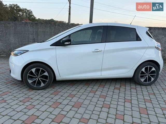 Белый Рено Зое, объемом двигателя 0 л и пробегом 132 тыс. км за 8800 $, фото 3 на Automoto.ua
