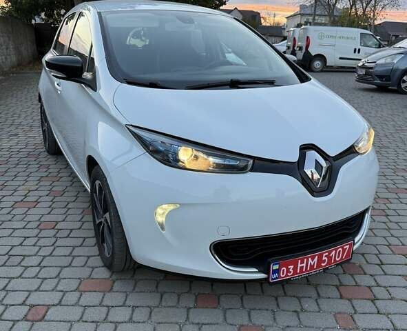 Белый Рено Зое, объемом двигателя 0 л и пробегом 132 тыс. км за 8800 $, фото 9 на Automoto.ua